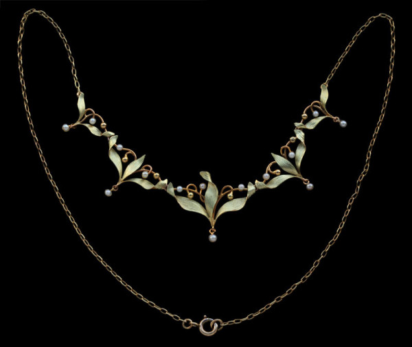 Delicate Mistletoe Necklace - Tadema Gallery
